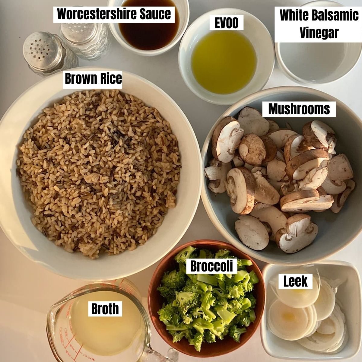 measure ingredients for mushrooms and brown rice.