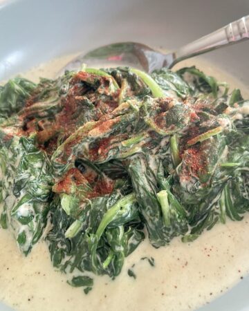 bowl of creamed spinach