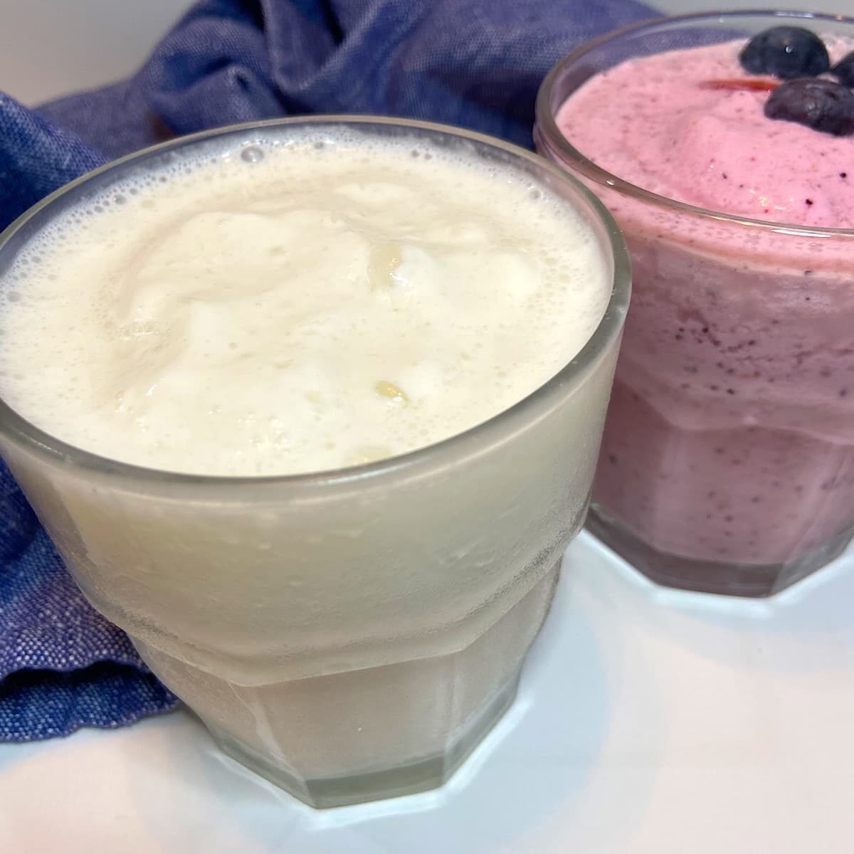 vanilla and berry smoothies