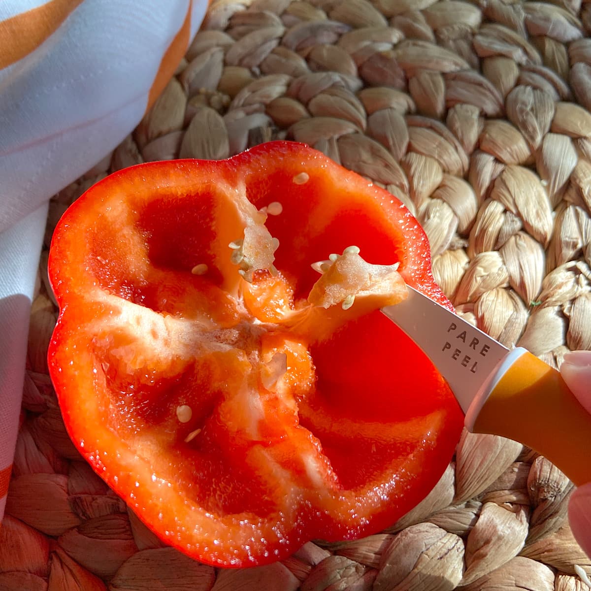 preparing bell peppers for recipe