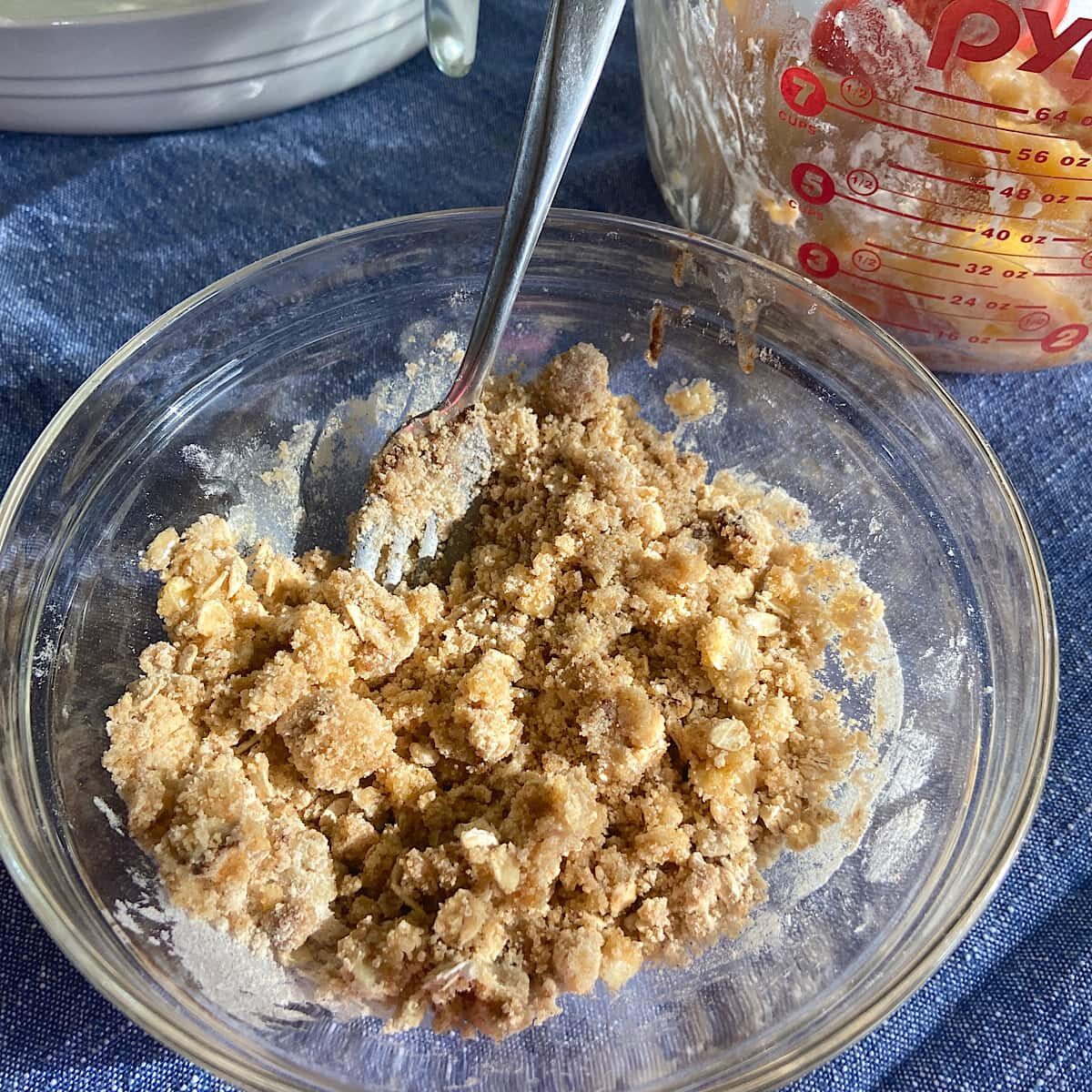 q bowl of oat brown sugar topping